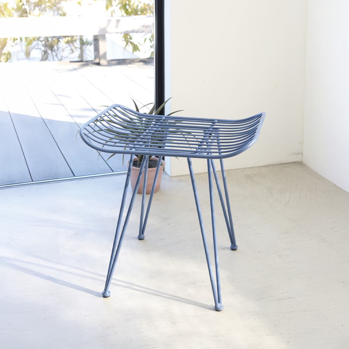 【neulo】フォルジスツール 椅子 ブルー