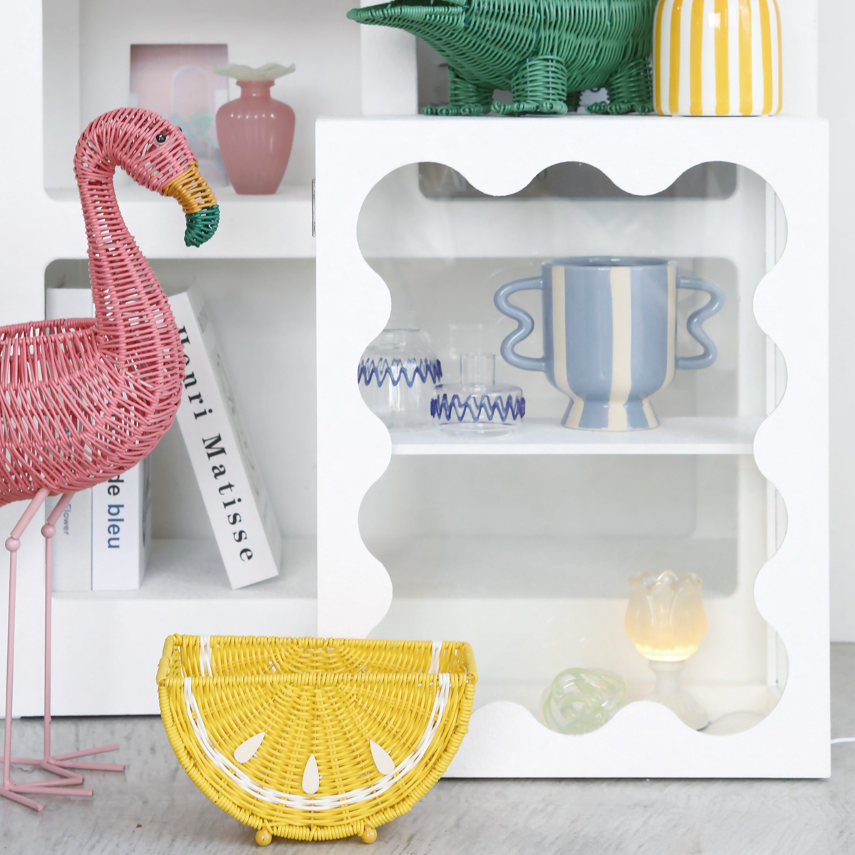 【neulo】ケイブ シェルフ キャビネット 陳列