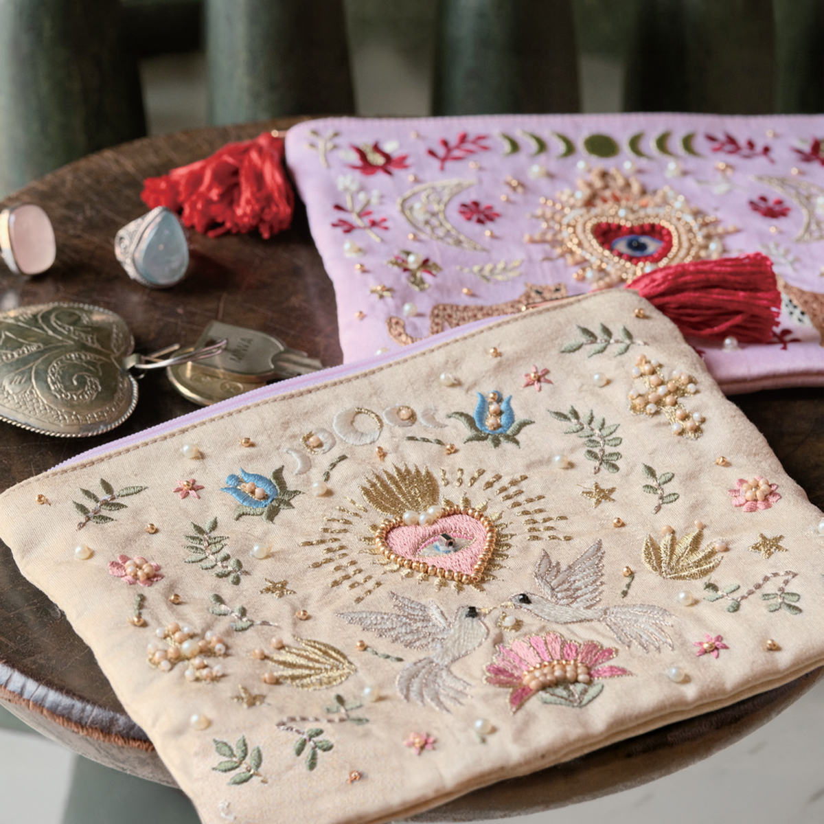 《予約:10月下旬》イーブルアイビーズ刺繍 フラットポーチ/マチ付きポーチ