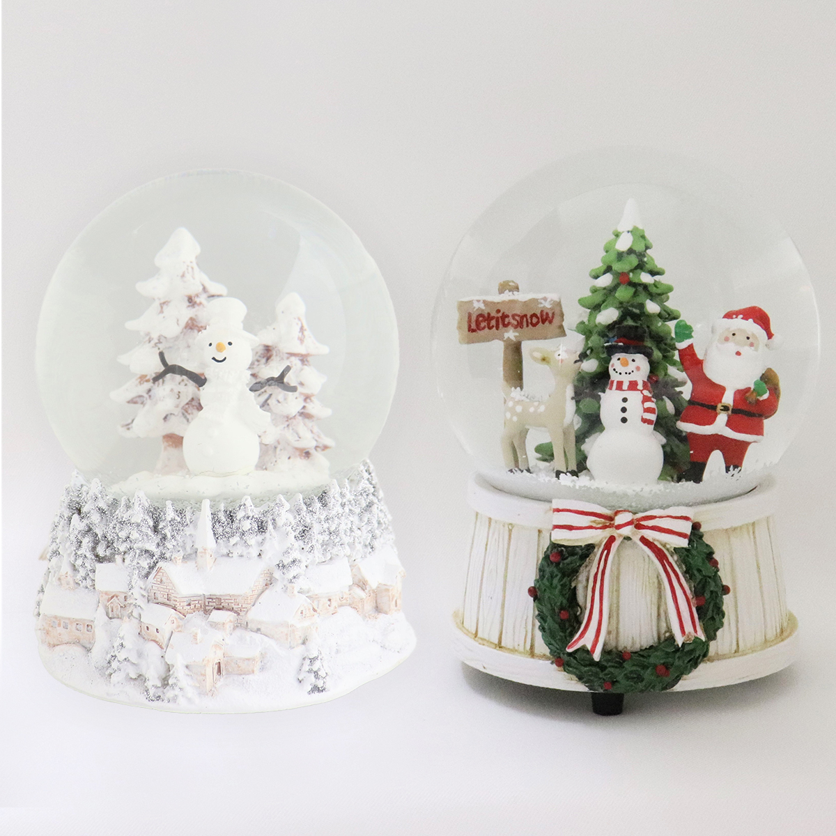 《予約：25年10月以降》【楽しいクリスマスを迎える☆】スノーイングLED付オルゴール スノードーム