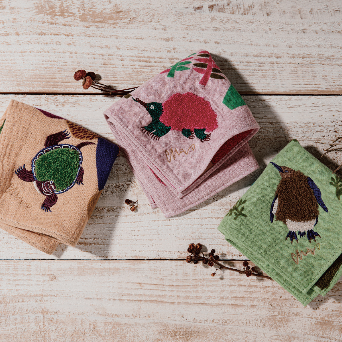 【moritaMiW】モコモコドウブツハンカチ ヒナペンギン ミノガメ ハリモグラ