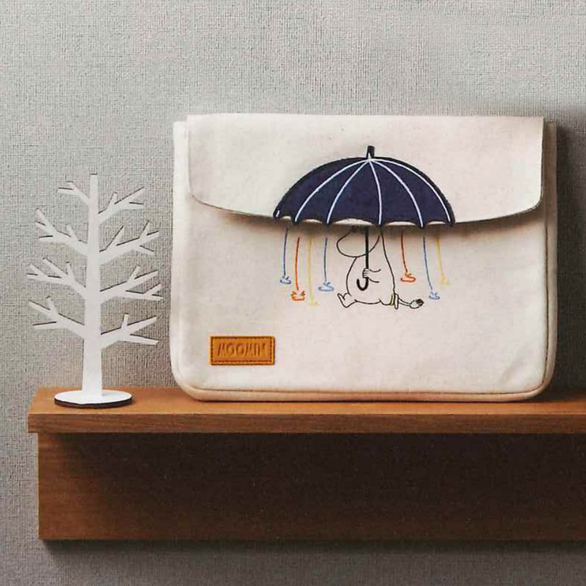 【北欧雑貨ムーミン】MOOMIN タブレットケース 雨と傘＆傘と雲