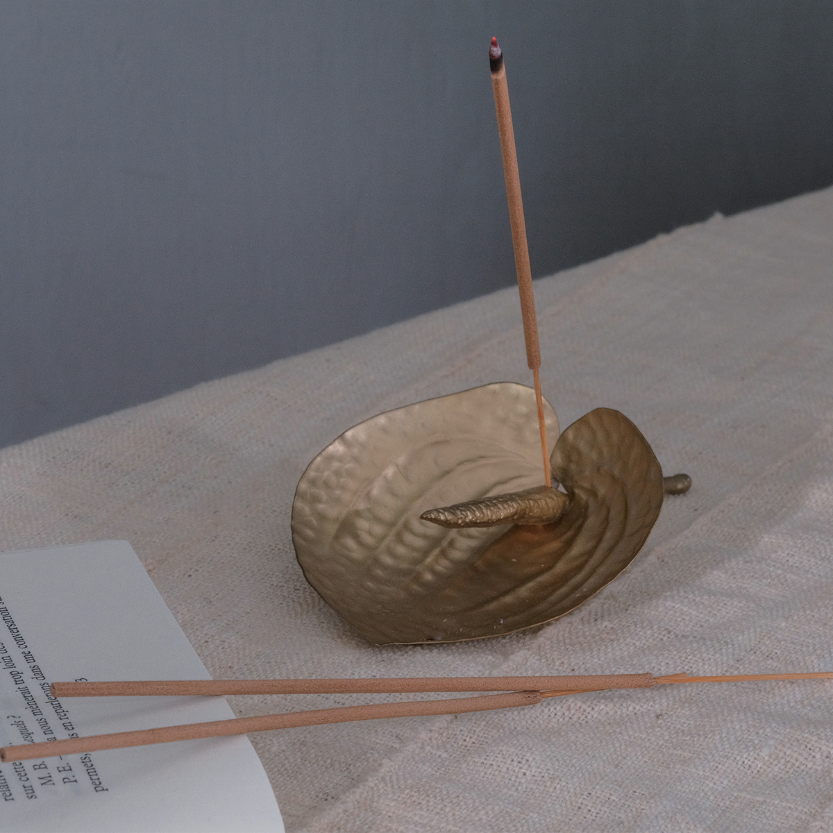 【東京かんかん】インセンスホルダー お香立て 動物 花 アンティーク風 アロマ雑貨