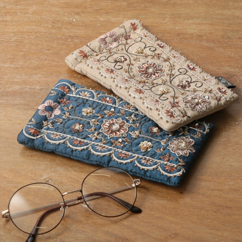【東京かんかん】ビーズ刺繍メガネケース ブルー&ベージュ 眼鏡入れ ハンドメイド